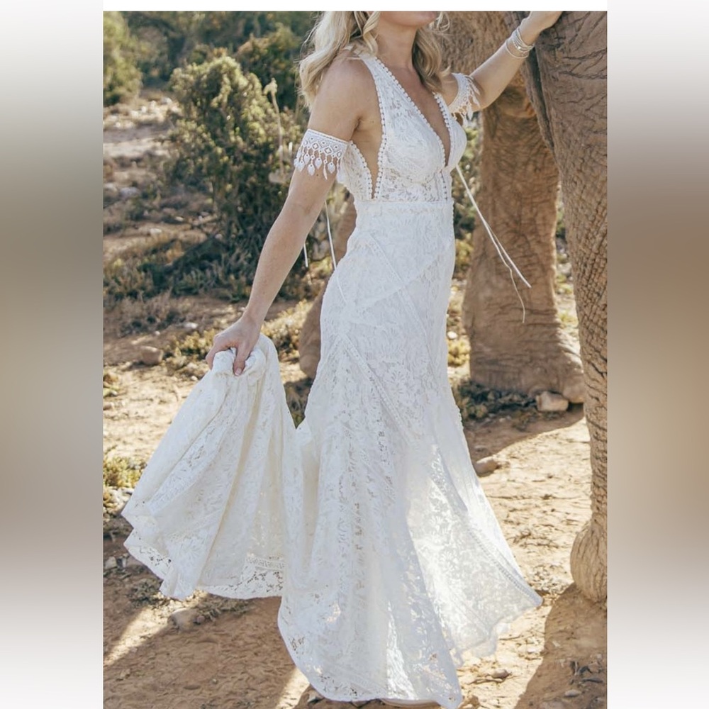 Rish Bridal Rio Wedding Dress - size 8 - Picture 6 of 12